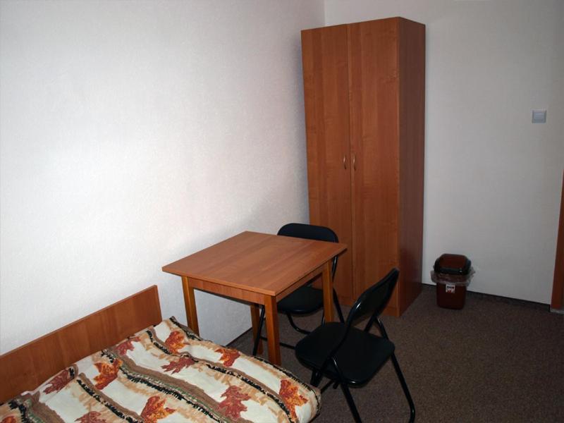 Hostel Hutnik Ostrowiec Świętokrzyski Exteriör bild